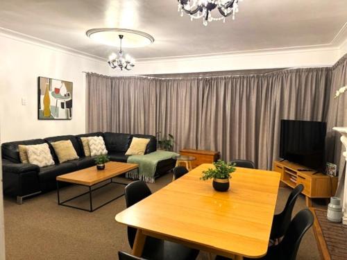 Tauranga - Stylish & Centrally Located Near Hospital