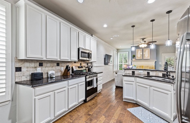 TCH - 4BR/3.5BA Home in Lantana - T