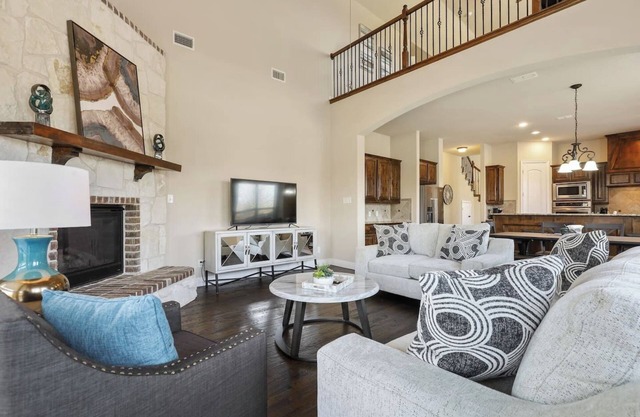 TCH - Spacious 4bd/3ba home in Frisco with Office