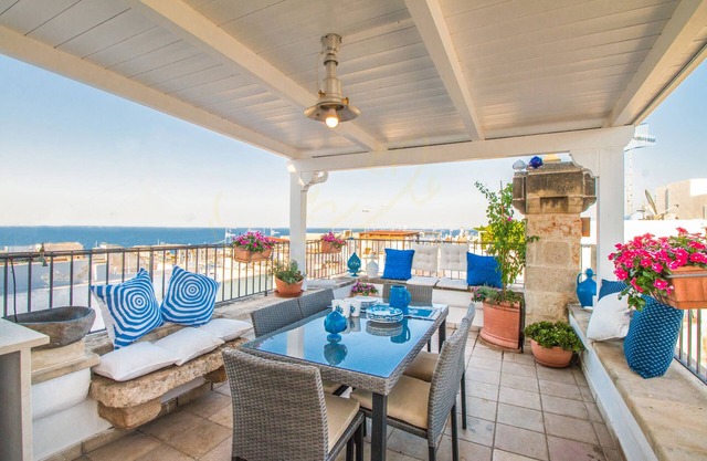 TD Casa Reina in the Historic Center with Terrace