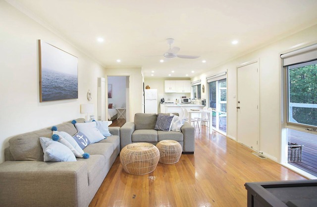 Tea Tree Breeze by Ready Set Stay- Unlimited WiFi & Great Location