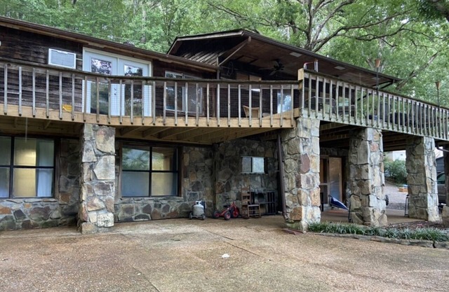Tennessee River House