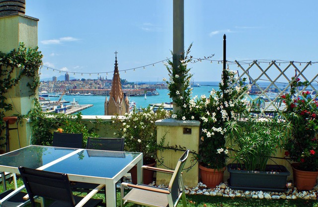 Terrace over Genoa - Panoramic Penthouse near Aquarium and City Center