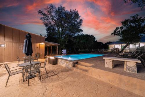 Terracotta Bliss Wimberley Retreat For 28 Guests