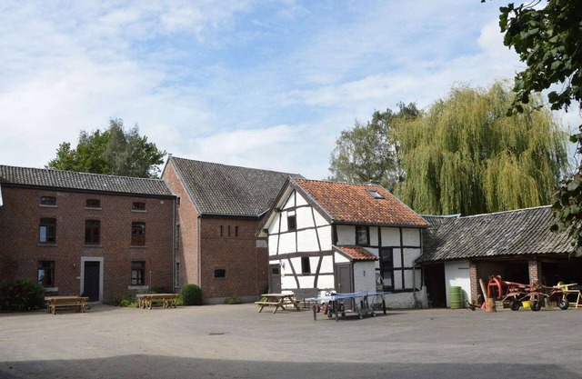 Teuven Farmhouse for 24 Guests
