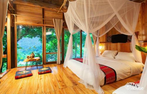 Thai House Pu Luong - Century Old Stilt House with Terrace Views