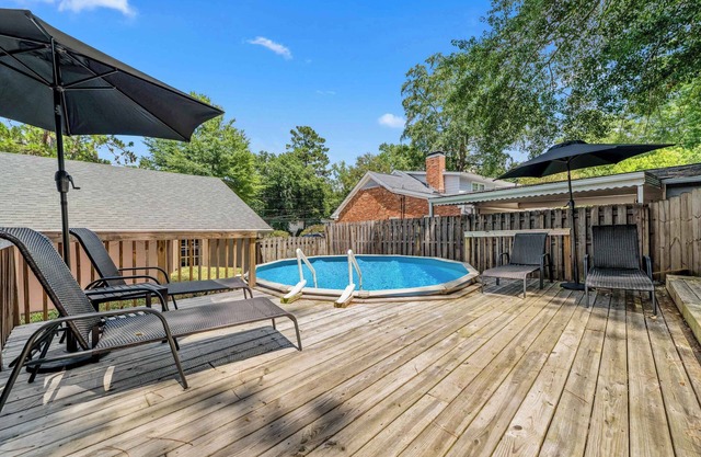 The 5-Star Oasis with Above-Ground Pool