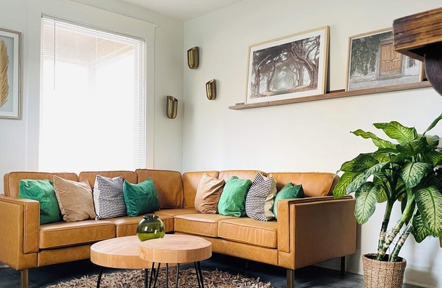 The Alley At Bates - Beautiful Eclectic Apartment