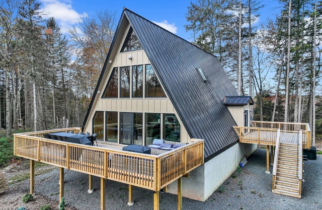 The Avalanche A-Frame | Hot Tub | Lake Access