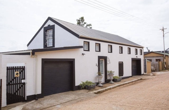The Barn Holiday Rental House - 3 Bedrooms , 2 Bathrooms , Sleeps 6