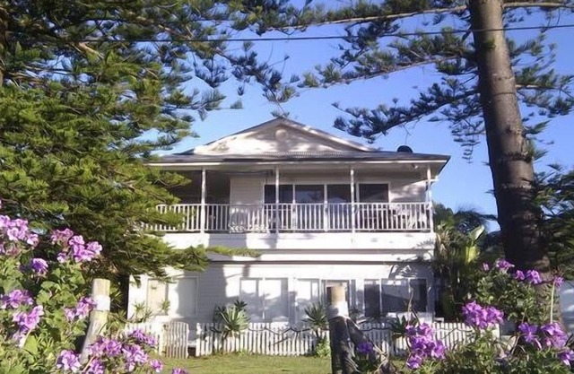 The Beach House, Luxury Beachfront