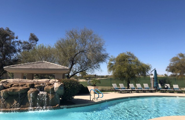 The BEST of Kierland on the Golf course w private patio