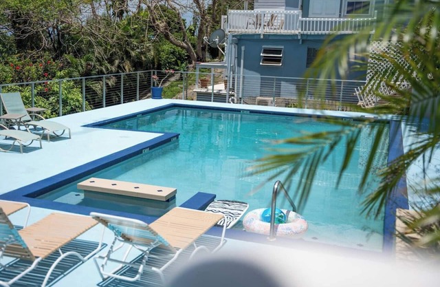 The best views on St. Thomas, pool, Jeep rental