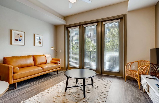 The Bindel: Domain, Amazing Location! Highly Walkable + Pet Friendly