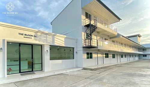 The Bloom 84 Residence