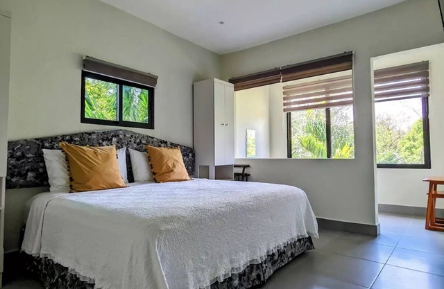 The Blue Eco Lodge- king room 2