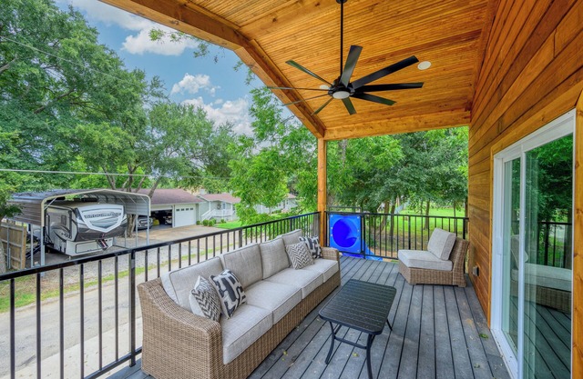 The BLUE SLIDE BUNGALOW on Lake Texoma sleeps up to 8. Relax in luxury.