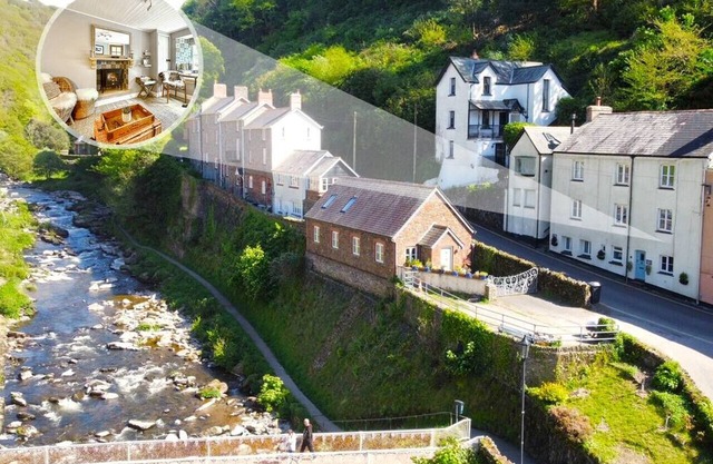 The Bolt - One Bedroom House, Sleeps 2