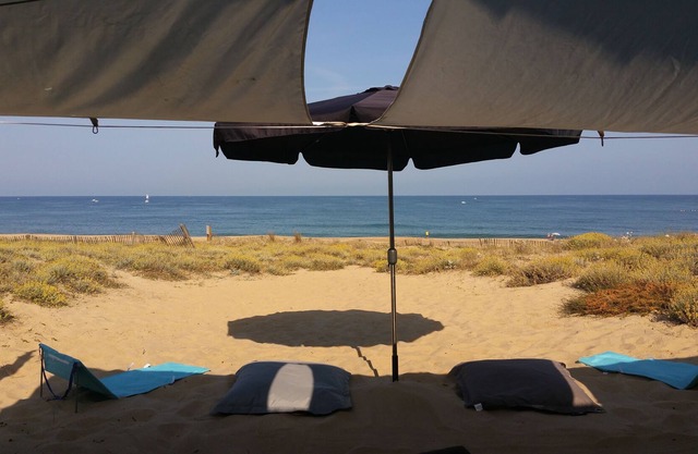 the cabanon feet in the water a unique site in Aquitaine