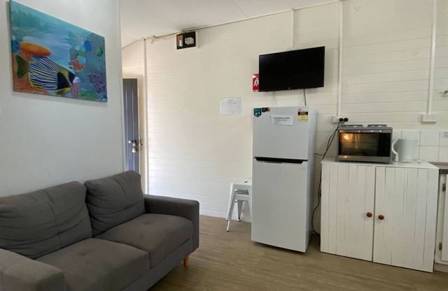 The Captain's Manor On Cook 5 - Compact, affordable and just minutes to Alma Bay