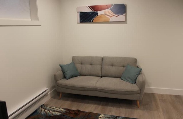 THE CASA- 1 Bedrm Basement Suite
