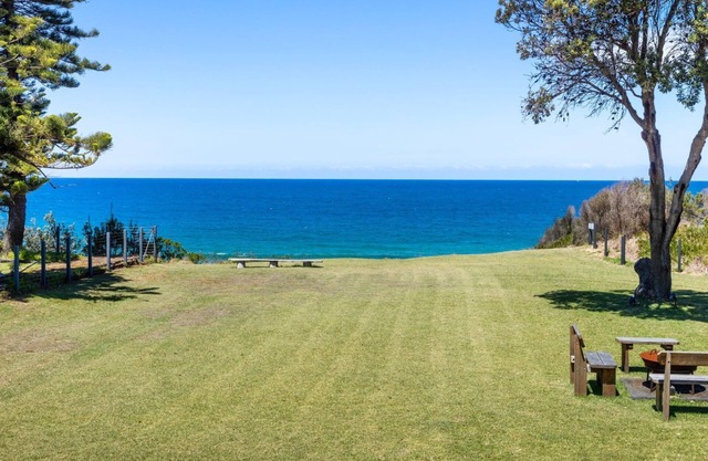 The Castle - Pet Friendly - Absolute Beachfront