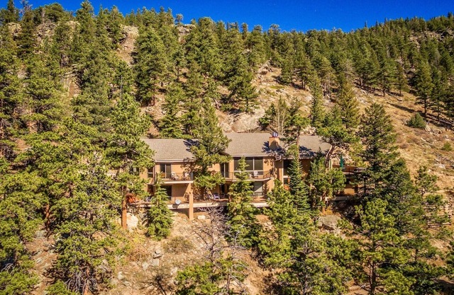 The Cedars Luxury At Windcliff 5 Bedroom Home by RedAwning