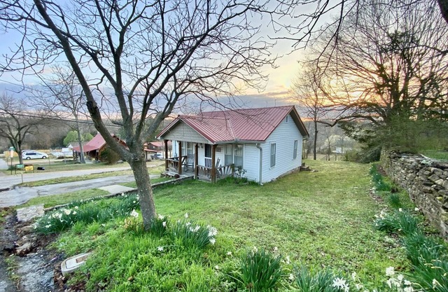 The Chandler House, 211 N Peabody Ave, Moutain View, Ar. 72560