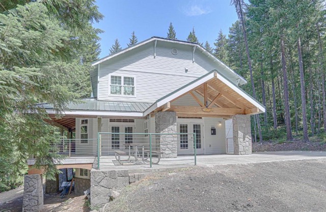 The Coho Lodge at Government Camp - Meredith Lodging