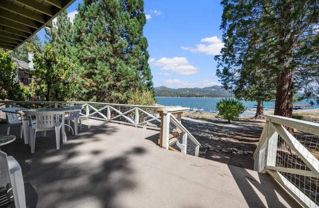 The Cottage at Sawmill Cove Lakefront