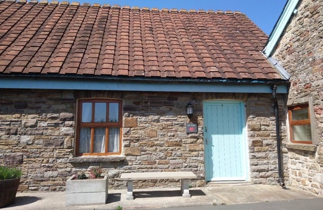 The Dairy - Tyn Cellar Barns