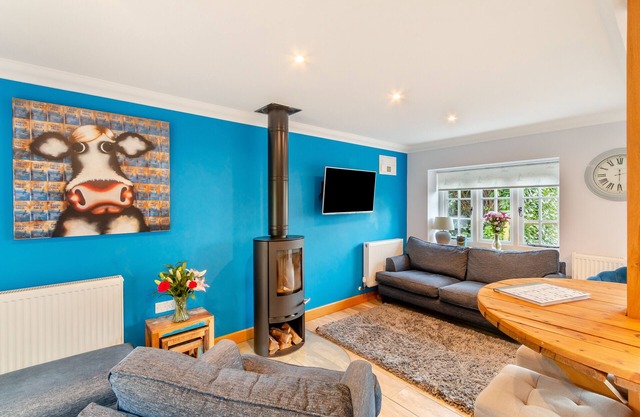 The Dog and Trout - Two Bedroom House, Sleeps 4