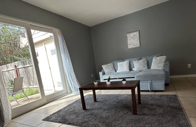 The Extreme Dream-Located close to Downtown Austin is your next best stay.