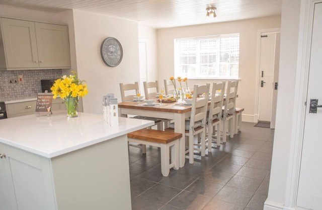 The Farmhouse - a 5 bedroom house that sleeps 16 guests