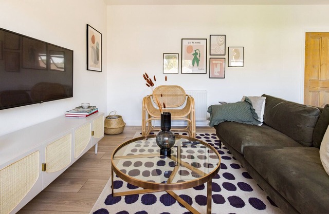 The Finchley Bolthole - Delightful 2BDR Flat