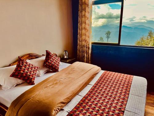 The Forest Lodge - Below Mall Road