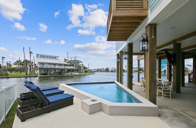 The Good Life | Luxury Canal Home, Private Pool
