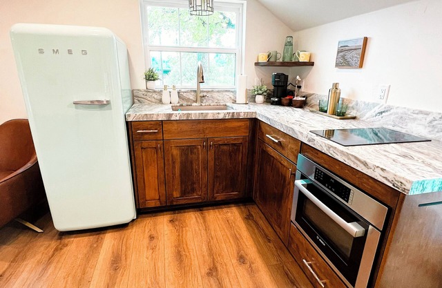The Guesthouse: Farm stay with Hot Tub just 10 minutes from Casinos