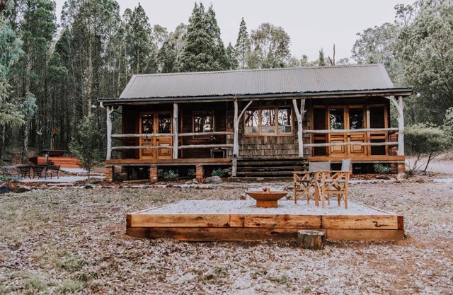 The Gully - Dreamy Cabin on Acres of Outback Charm