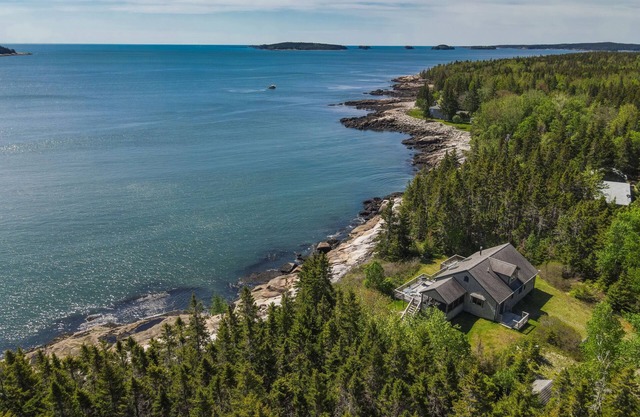 "The Hall House" - Waterfront 3-bed plus loft, Sleeps 8