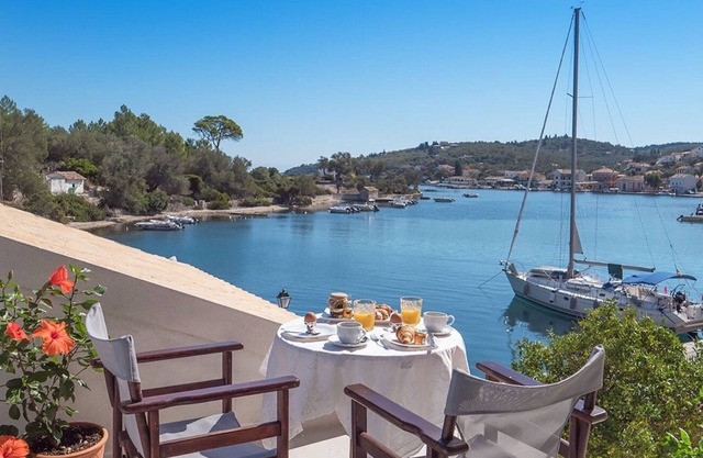 The Harbour House - One Bedroom Villa, Sleeps 2
