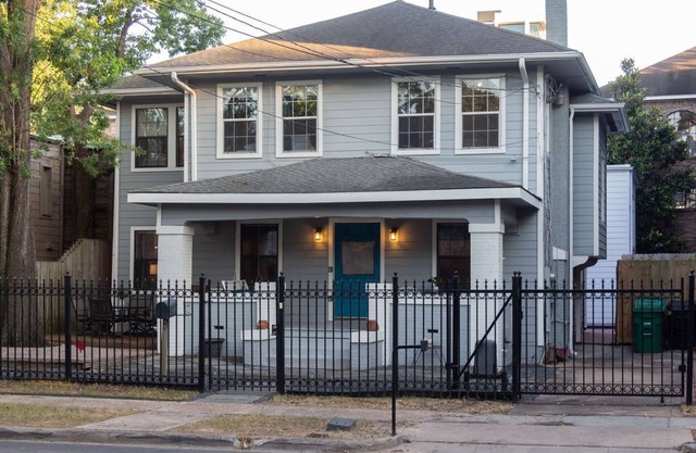 The Hera! Luxury Mansion in Montrose w/Pool 2BR+3