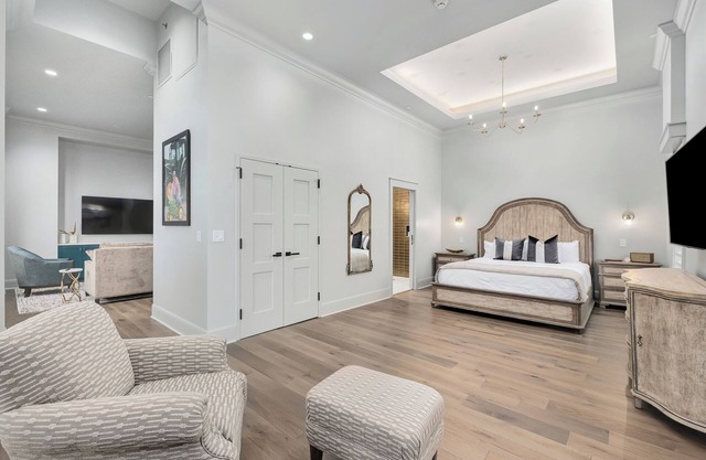 The Heritage Suite | 5 Minutes from I65 | In the heart of Cullman