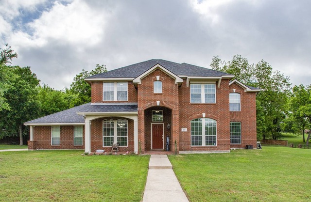 The home is the perfect space for your Family Vacation/Staycation, or Business.