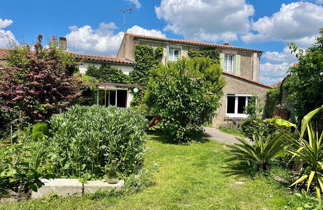 The house with the secret garden