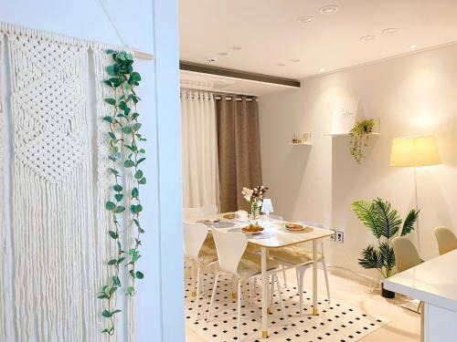 The Hue stay, SEOUL