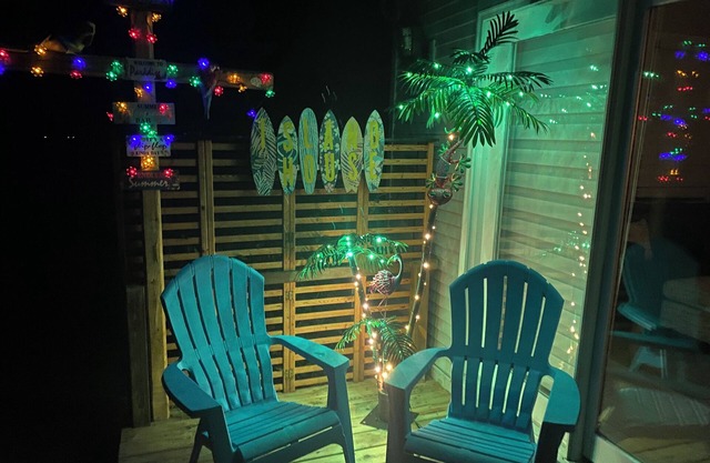 The Island House Caseville Center Walkable to the Beach & all Festivities