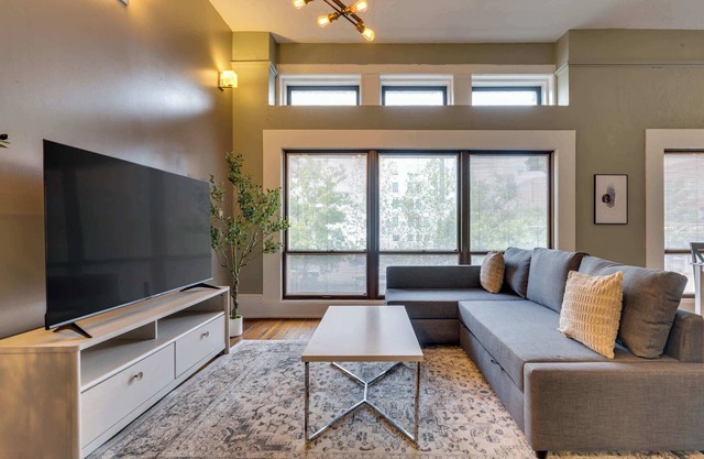 The Jazz Boho Retreat | Covered Parking | Gym | DT