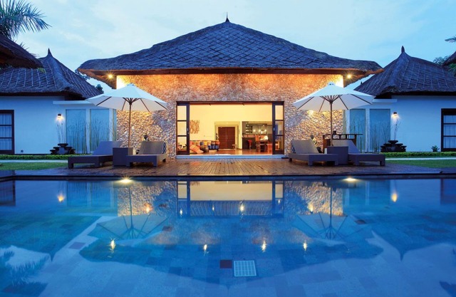 THE JIWA, a tropical Luxury Villa with Ocean Views&Lush Garden near Gili Island