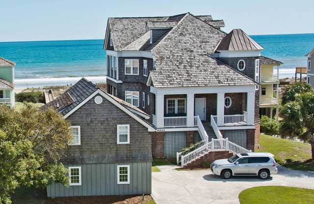 The Jolly Fisherman, Oceanfront House in Emerald Isle, NC!